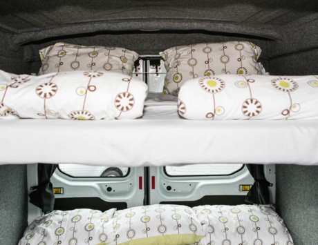 Média réf. 2169 (6/7): Camper Easy Big (Renault Trafic ou equivalent) : Transport 4 personnes et couchage 2 adultes + 2 enf